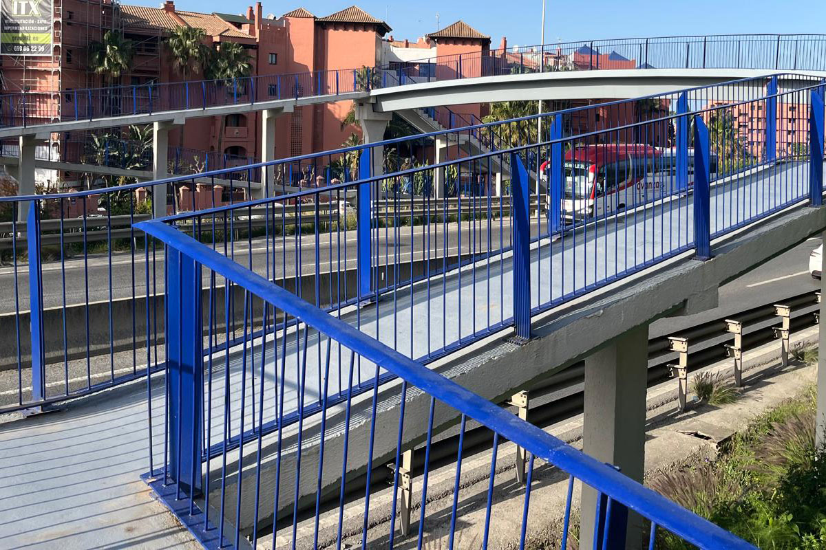 Pasarela peatonal de la Urbanización Parque Antena