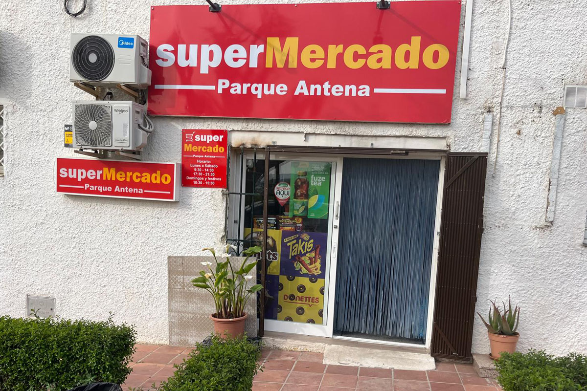 Fachada del Supermercado Parque Antena